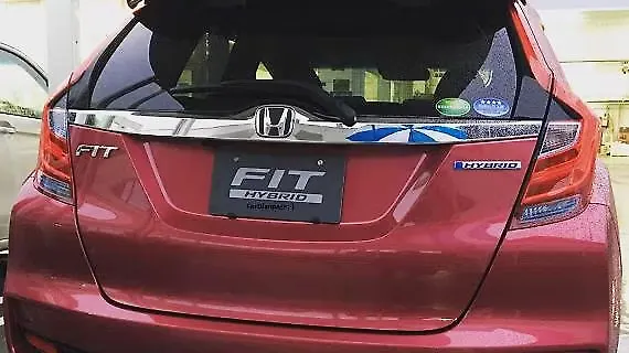 2018 Honda Jazz Launched With A Hybrid Variant Internationally Carwale The 2018 Honda Jazz Globally Known As Fit Also Underwent Cosmetic Tweaks And Manufacturer Has Updated Safety Feature By Offering