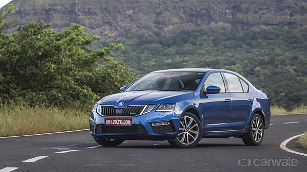 Discontinued Octavia [2017-2021] RS on road Price | Skoda Octavia [2017 ...