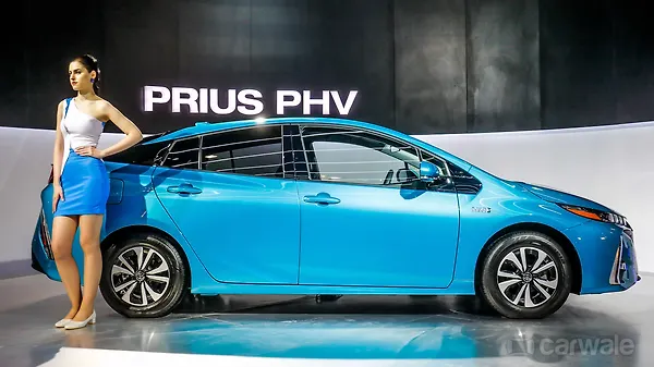 Toyota Prius PHV photo gallery Toyota Prius PHV photo gallery