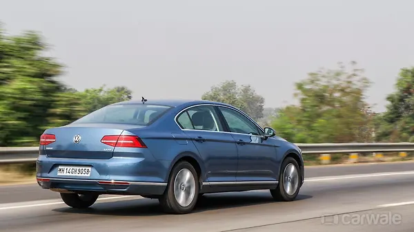 Volkswagen Passat vs Skoda Superb