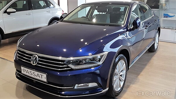 VW Connect cars deliveries begin in new Lapiz blue colour - CarWale