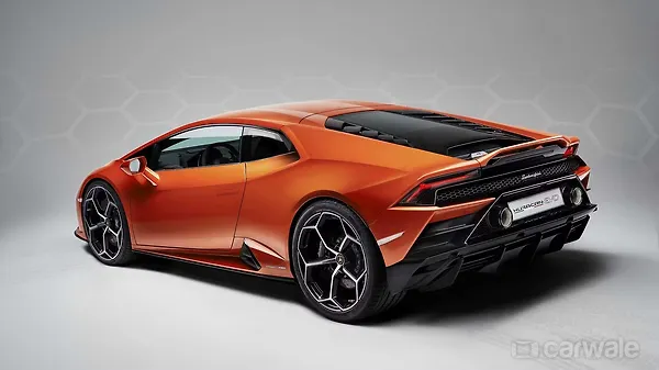 Lamborghini Huracan Evo breaks cover - CarWale