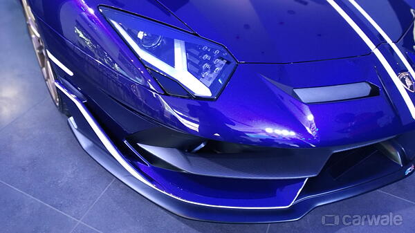 Photo Gallery: Lamborghini Aventador SV Roadster - CarWale