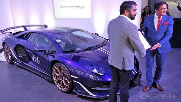 Lamborghini Aventador Price - Images, Colors & Reviews - CarWale