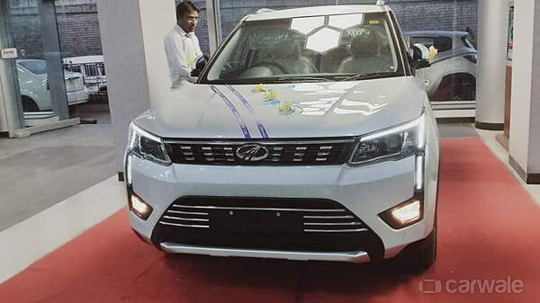 Mahindra Xuv300 W8 O Variant Spotted At A Dealership Ahead Of 14