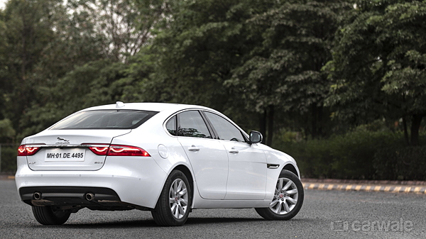 Jaguar XF Price - Images, Colours & Reviews - CarWale