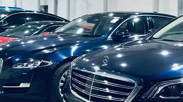 लाइफ़ ऑटोमोबाइल्स यूज़्ड कार्स शोरूम्स 1