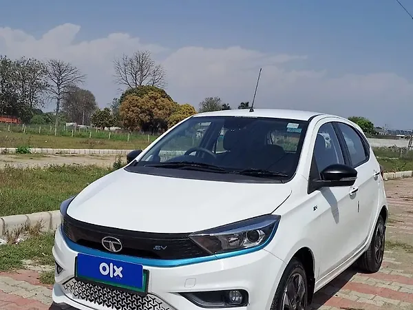 Tata Tiago EV XZ Plus Long Range [2022-2025] - Photo 8