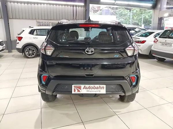 Tata Nexon EV XZ Plus LUX Dark Edition - Photo 5