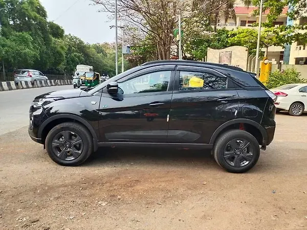Tata Nexon EV XZ Plus LUX Dark Edition - Photo 6