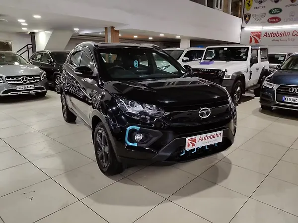 Tata Nexon EV XZ Plus LUX Dark Edition - Photo 3