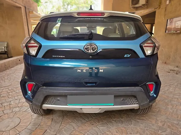 Tata Nexon EV XZ Plus LUX - Photo 8