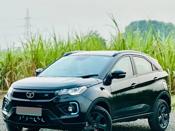 Tata Nexon EV XZ Plus LUX - Photo 8