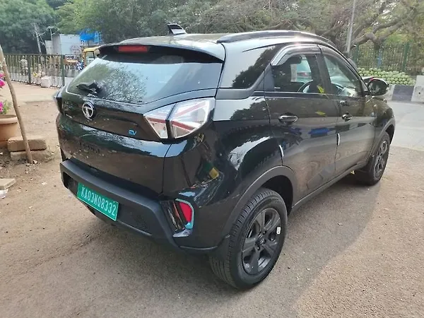 Tata Nexon EV XZ Plus LUX Dark Edition - Photo 8