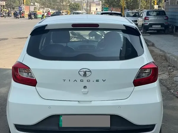 Tata Tiago EV XT Long Range [2022-2025] - Photo 3