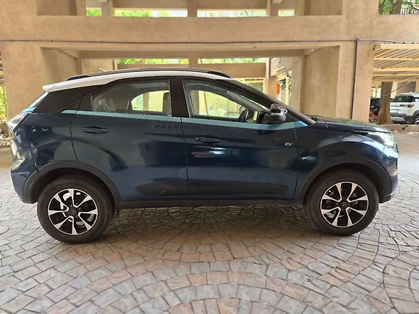 Tata Nexon EV XZ Plus LUX - Photo 5