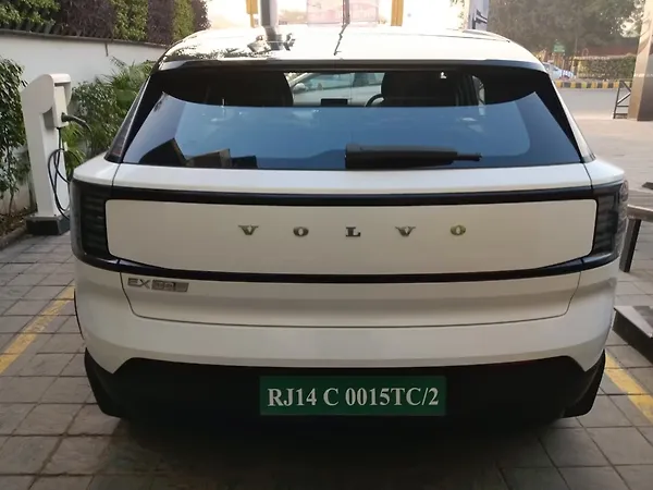 Volvo EX30 RWD Ultra - Photo 5