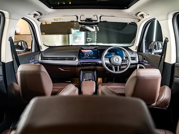 BMW iX1 eDrive20L M Sport - Photo 8