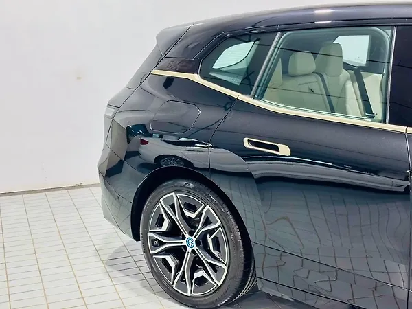 BMW iX xDrive 40 - Photo 5