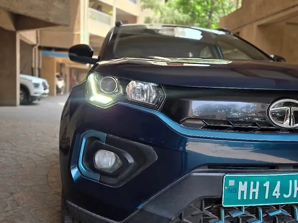 Tata Nexon EV XZ Plus LUX - Photo 3