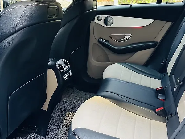 Mercedes-Benz EQC 400 4MATIC - Photo 8