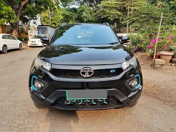 Tata Nexon EV XZ Plus LUX Dark Edition - Photo 2