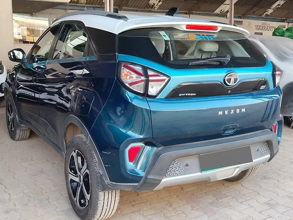 Tata Nexon EV XZ Plus LUX - Photo 6