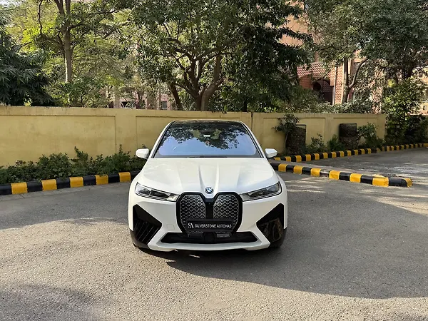 BMW iX xDrive 40 - Photo 1