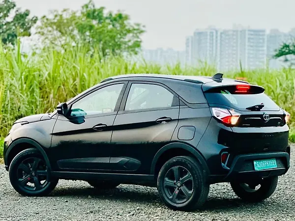 Tata Nexon EV XZ Plus LUX - Photo 4
