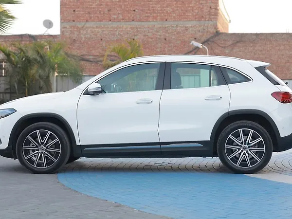 Mercedes-Benz EQA 250 Plus - Photo 4