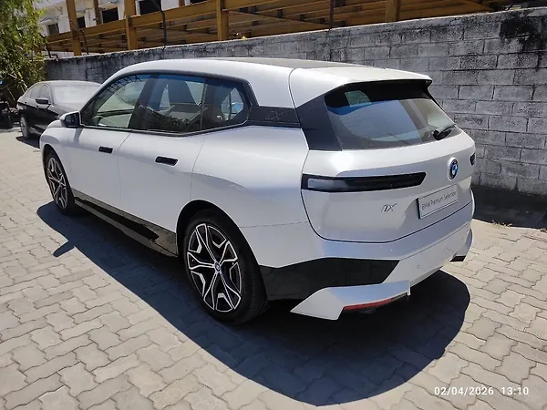 BMW iX xDrive 50 - Photo 5