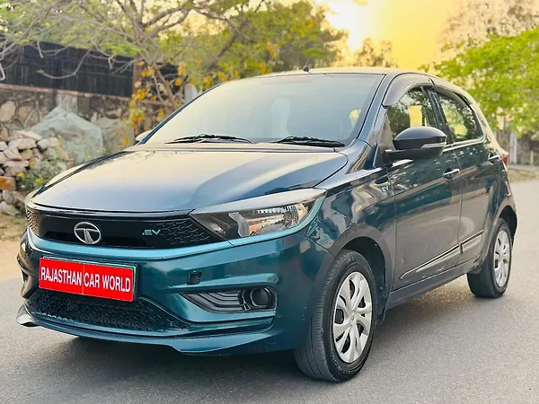 Tata Tiago EV XT Medium Range [2022-2025] - Photo 4
