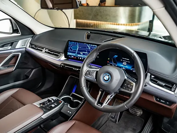 BMW iX1 eDrive20L M Sport - Photo 6