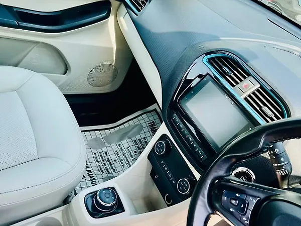 Tata Tiago EV XZ Plus Long Range [2022-2025] - Photo 7