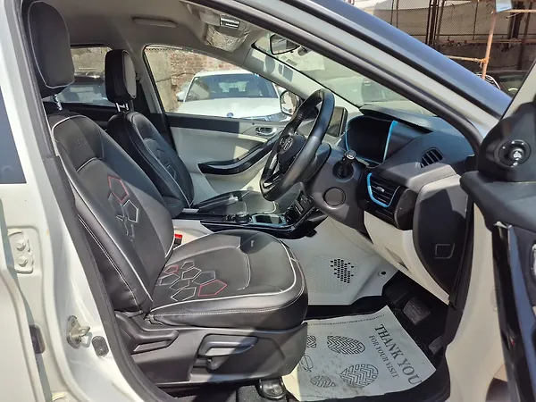 Tata Nexon EV XZ Plus - Photo 8