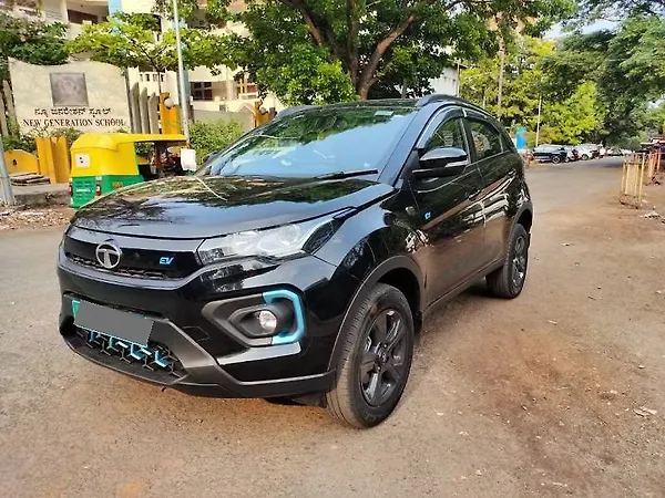 Tata Nexon EV XZ Plus LUX Dark Edition - Photo 4