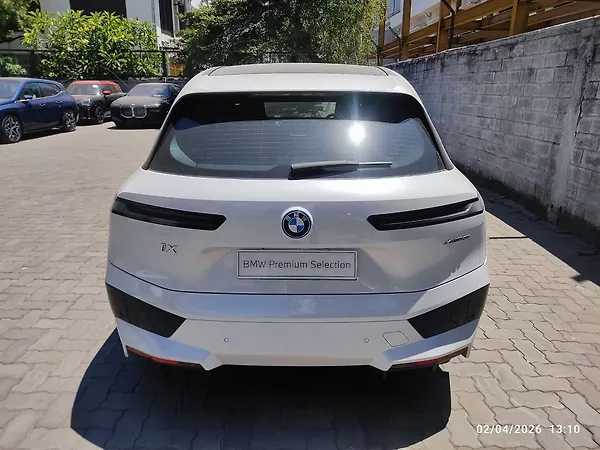 BMW iX xDrive 50 - Photo 8