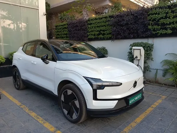 Volvo EX30 RWD Ultra - Photo 7