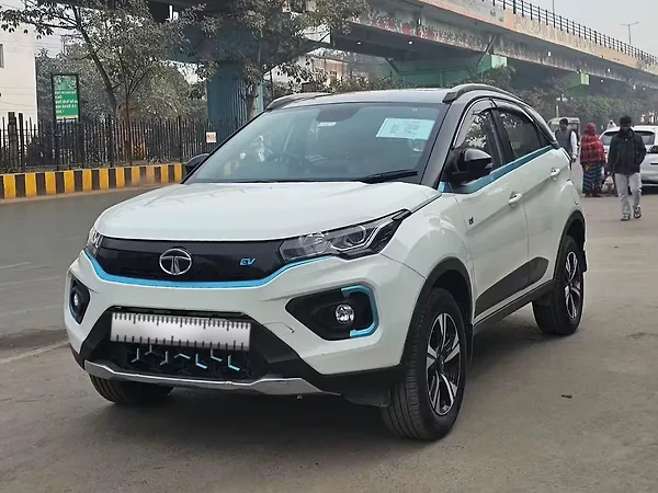 Tata Nexon EV XZ Plus Lux 7.2 KW Fast Charger [2022-2023] - Photo 7