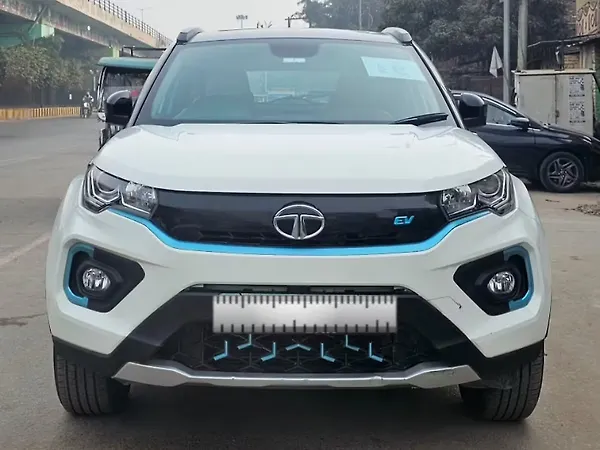Tata Nexon EV XZ Plus Lux 7.2 KW Fast Charger [2022-2023] - Photo 1
