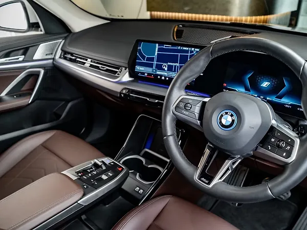 BMW iX1 eDrive20L M Sport - Photo 6