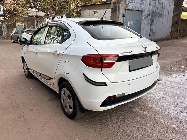 Tata Tiago EV XT Medium Range [2022-2025] - Photo 4