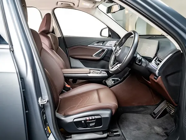 BMW iX1 eDrive20L M Sport - Photo 5