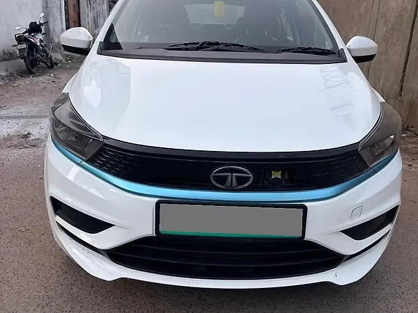 Tata Tiago EV XT Medium Range [2022-2025] - Photo 2