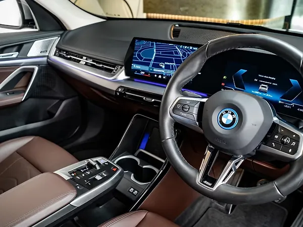 BMW iX1 eDrive20L M Sport - Photo 7