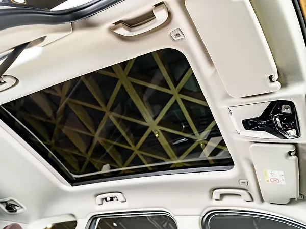 BMW iX1 eDrive20L M Sport - Photo 8