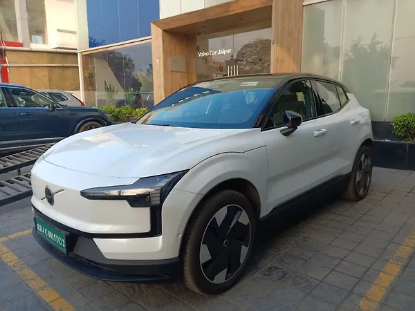 Volvo EX30 RWD Ultra - Photo 4