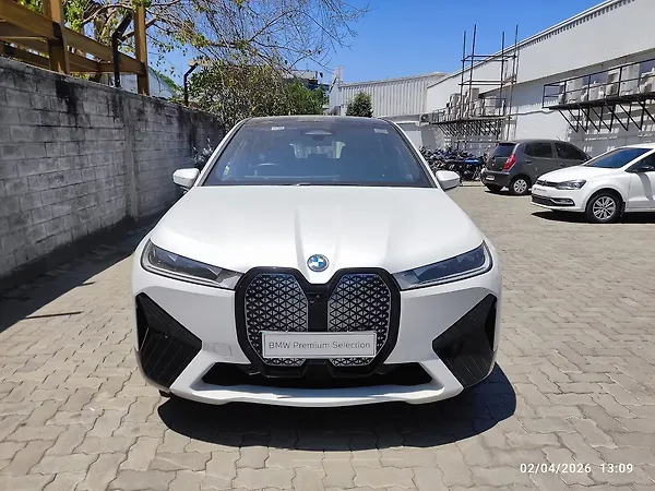 BMW iX xDrive 50 - Photo 1