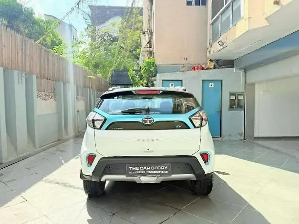 Tata Nexon EV XZ Plus LUX - Photo 3