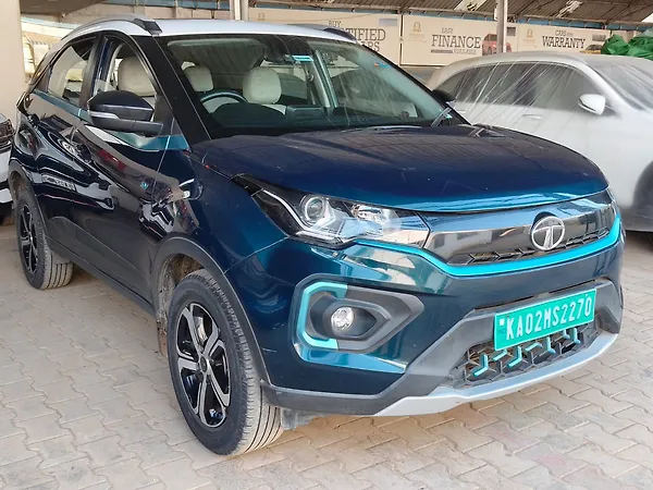 Tata Nexon EV XZ Plus LUX - Photo 3